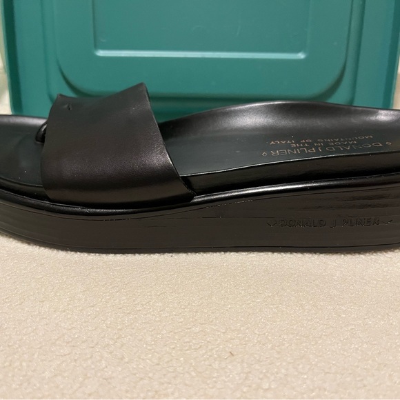 8.5 Donald Pliner leather sandals - Picture 5 of 6